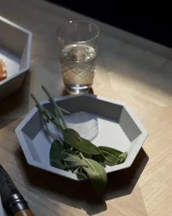 1616 / arita japan TY Anise 150 tallrik, oglaserad grå