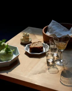 1616 / arita japan TY Anise 150 tallrik, oglaserad grå