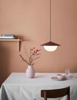 AGO Alley pendellampa, inbyggd LED, liten, tegelröd