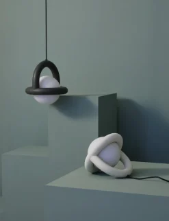 AGO Balloon bordslampa, egg white