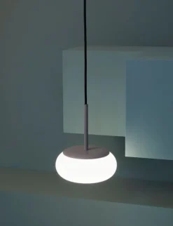 AGO Mozzi pendellampa, dimbar, liten, äggvit