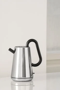 Alessi Toru vattenkokare, 1,7 l, rostfritt stål - svart