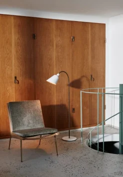 &Tradition Bellevue AJ7 golvlampa, vit - bronsfärgad mässing