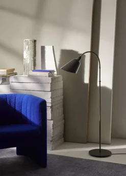 &Tradition Bellevue AJ7 golvlampa, stengrå - bronsfärgad mässing