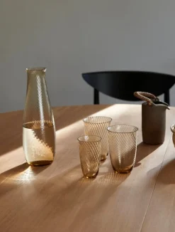 &Tradition Drawn HM3 stol, oljad valnöt