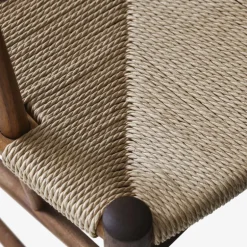 &Tradition Drawn HM4 stol, oljad valnöt