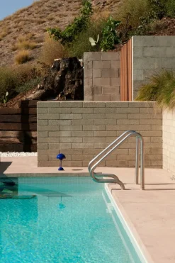 &Tradition Flowerpot VP9 bärbar bordslampa, koboltblå