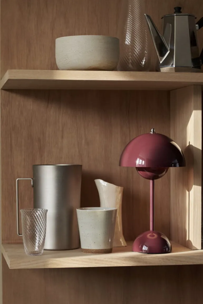 &Tradition Flowerpot VP9 bärbar bordslampa, mörklila