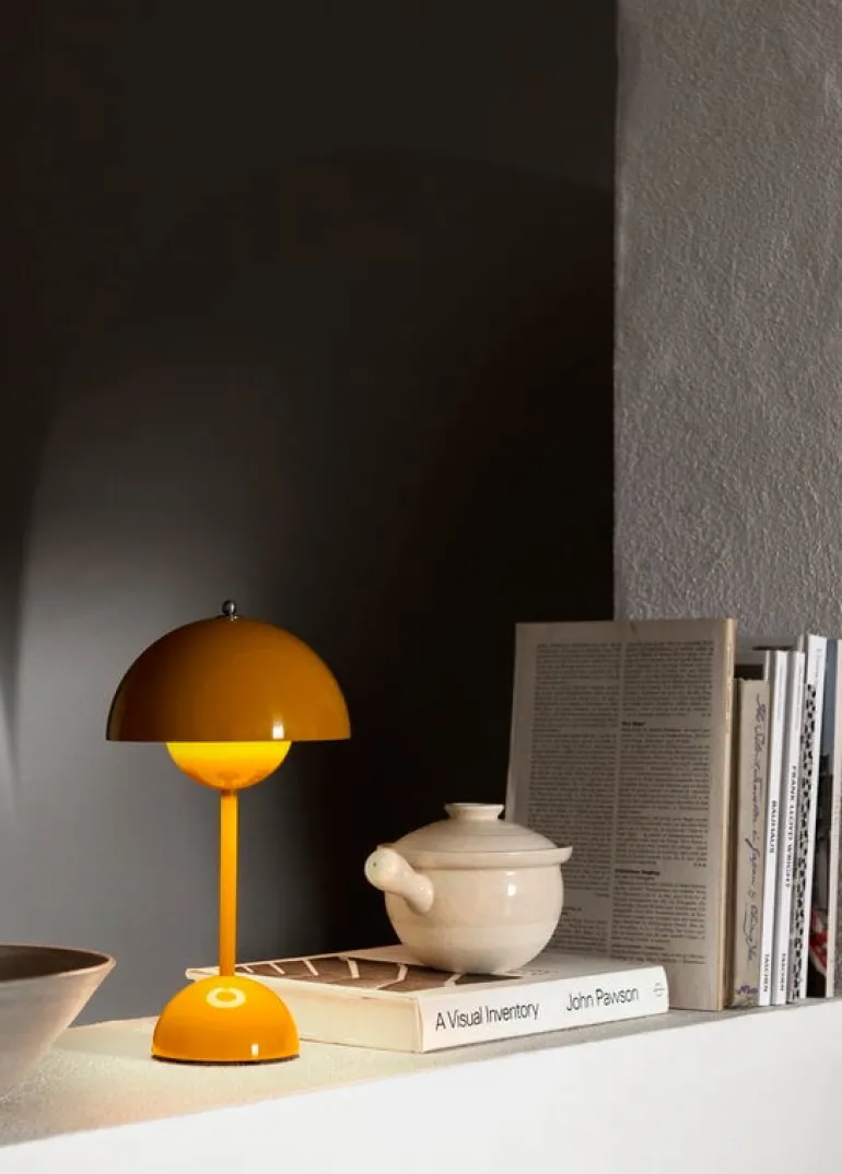 &Tradition Flowerpot VP9 bärbar bordslampa, senap