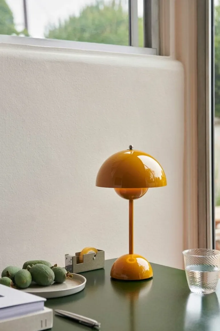 &Tradition Flowerpot VP9 bärbar bordslampa, senap