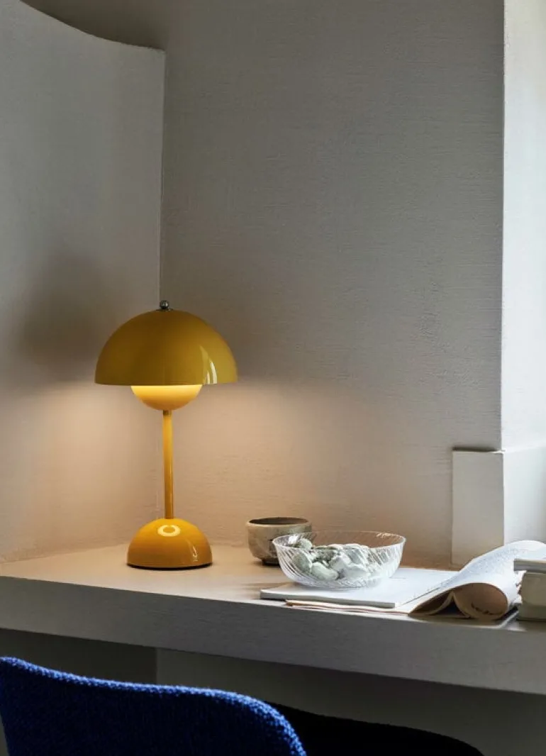 &Tradition Flowerpot VP9 bärbar bordslampa, senap