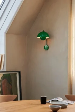 &Tradition Flowerpot VP8 vägglampa, signalgrön