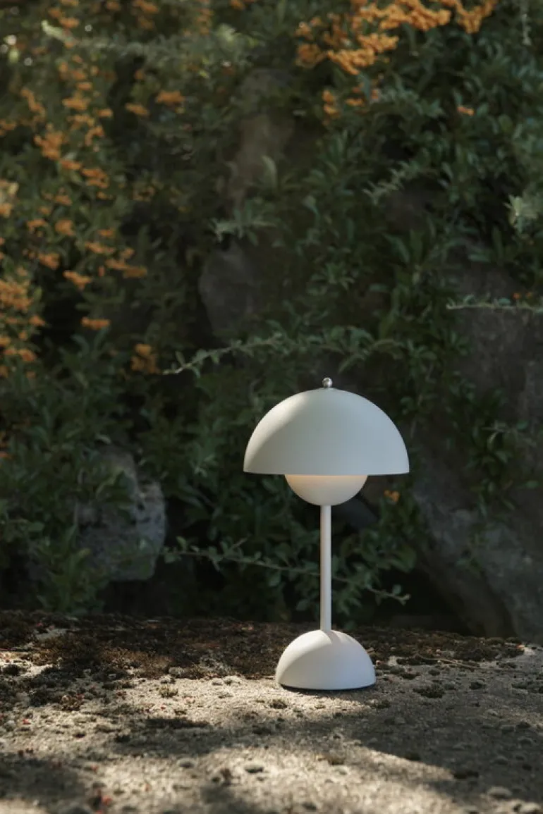 &Tradition Flowerpot VP9 bärbar bordslampa, matt vit