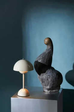 &Tradition Flowerpot VP9 bärbar bordslampa, grey beige