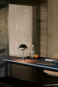 &Tradition Flowerpot VP9 bärbar bordslampa, förkromad