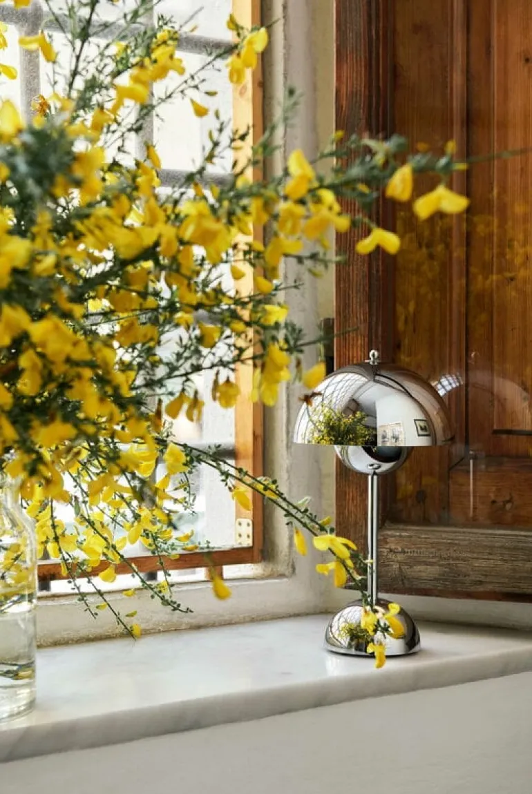 &Tradition Flowerpot VP9 bärbar bordslampa, förkromad