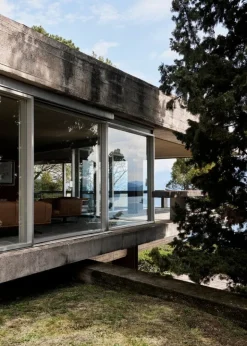 &Tradition Inland AV21 fåtölj, svart - konjaksfärgat Noble-läder