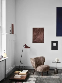 &Tradition Little Petra fåtölj, Sahara fårfäll - valnöt