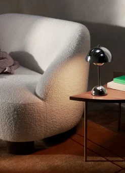 &Tradition Margas LC3 2-sits soffa, oljad ek - Karakorum 001