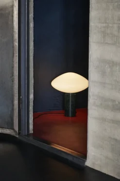 &Tradition Mist bordslampa AP17, Guatemala Verde-marmor - opalglas