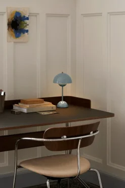 &Tradition Pavilion AV17 skrivbord, iron linoleum - valnöt - krom