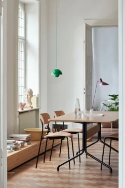 &Tradition Pavilion AV24 bord, svart - lackerad ek