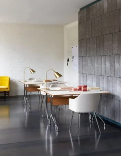 &Tradition Pavilion AV16 skrivbord, mushroom linoleum - ek - krom