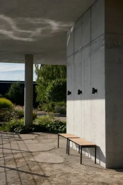 &Tradition Solid SC104 vägglampa, svart