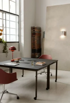 &Tradition Tabata LN10 vägglampa, silkesgrå