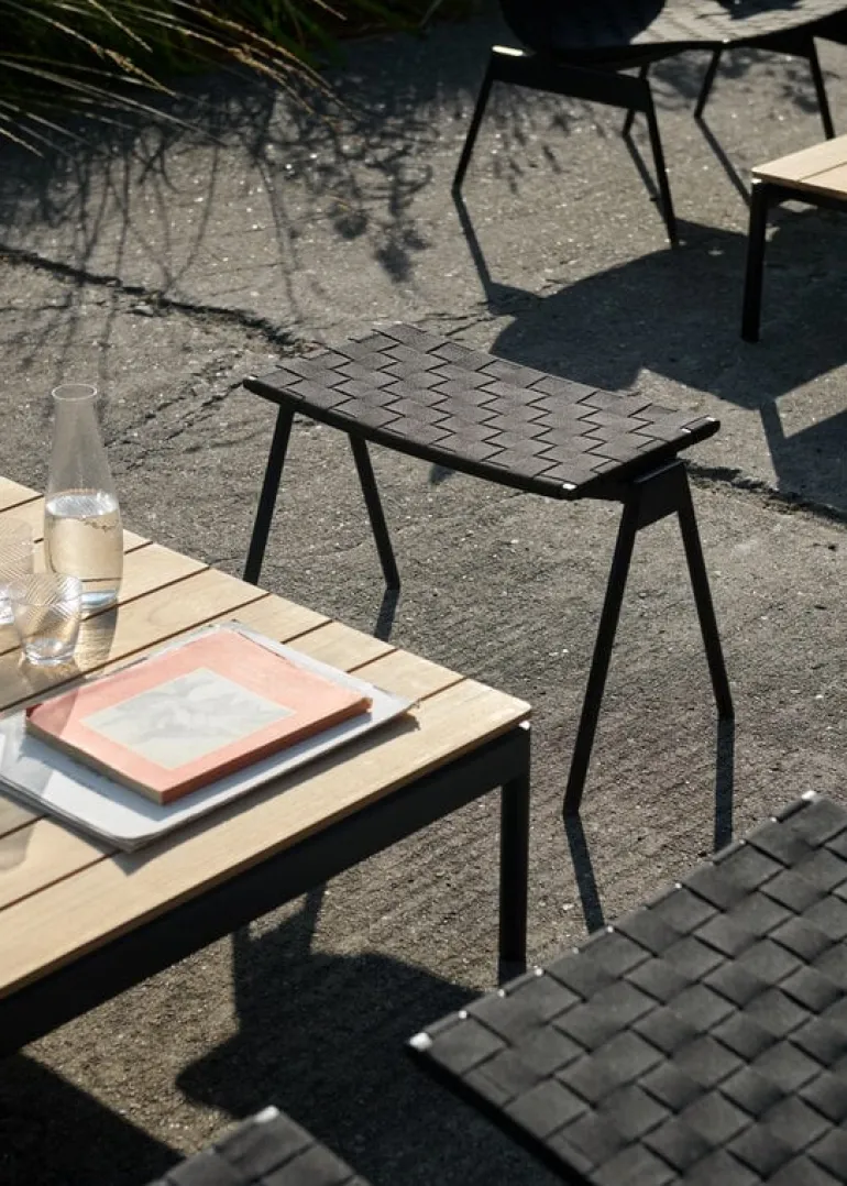 &Tradition Ville AV50 utebord, 90 x 90 cm, teak - varm svart