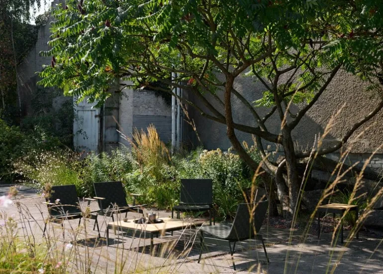 &Tradition Ville AV50 utebord, 90 x 90 cm, teak - bronsgrön