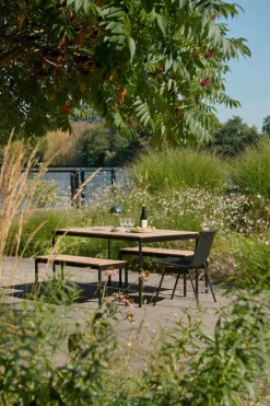 &Tradition Ville AV44 utomhusfåtölj, varm svart