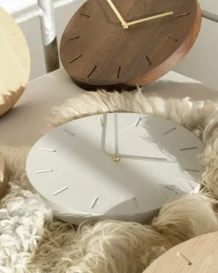 applicata Watch:Out väggklocka, ek - grå