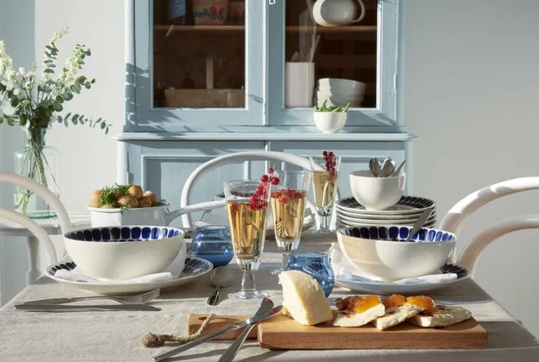 Arabia 24h Tuokio djup tallrik, 18 cm, koboltblå