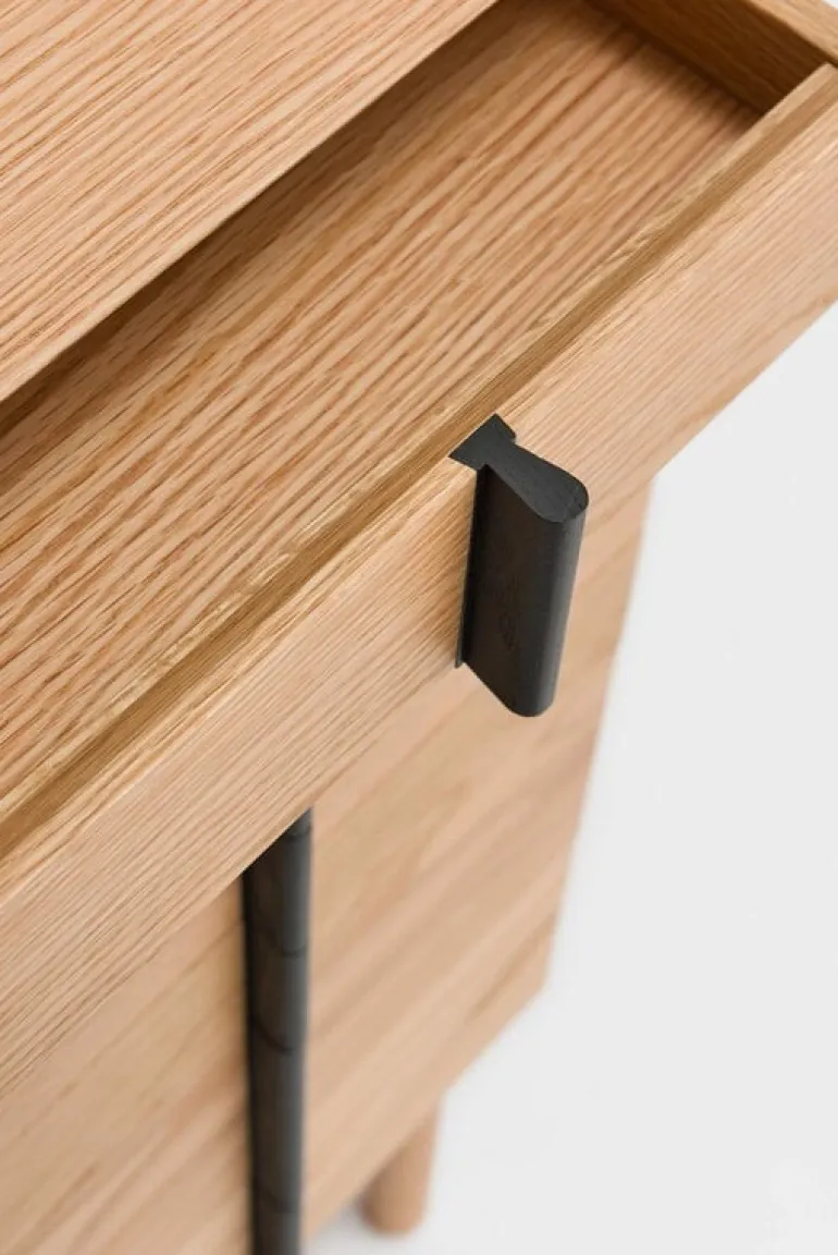 Ariake Column byrå, ek