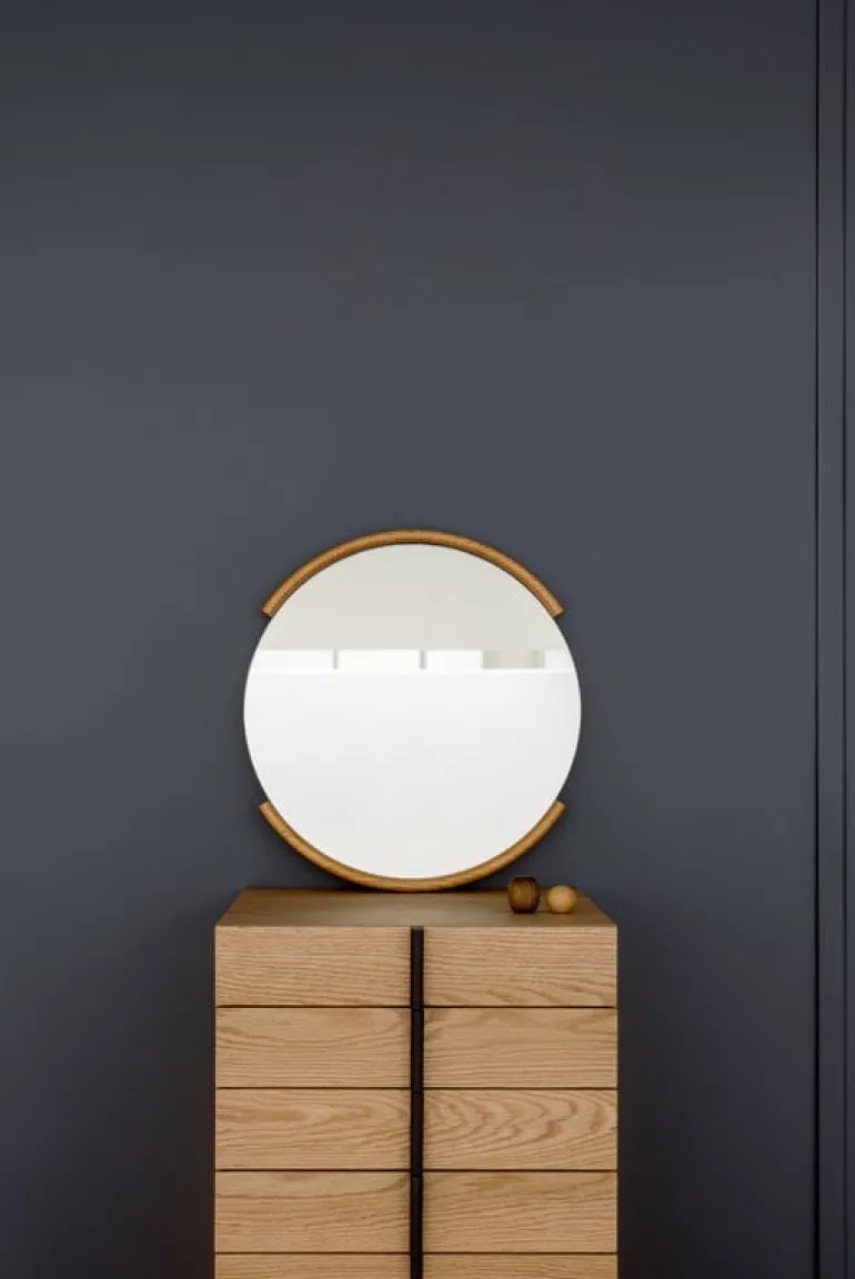 Ariake Column byrå, ek