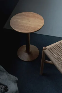 Ariake Taio sidobord, ek