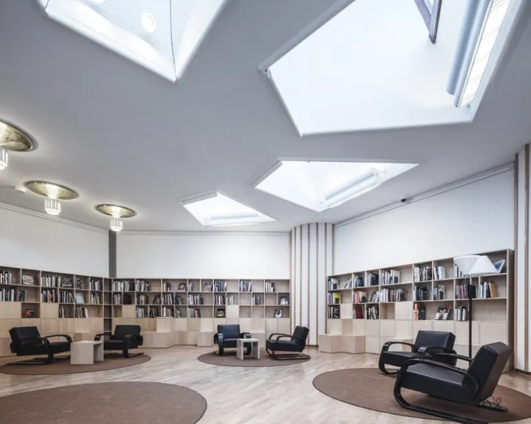 Artek Aalto fåtölj 400 ”Tankstolen”, björk - svart läder