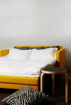 Artek Aalto pall 60, svart linoleum