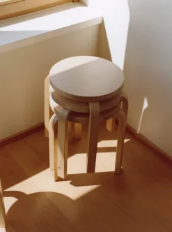 Artek Aalto, pall 60, vildbjörk