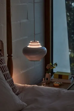 Artek Aalto pendellampa A333 "Turnip", vit - mässing