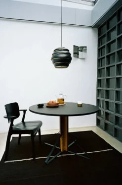 Artek Aalto pendellampa A331 “Beehive”, svart - mässing