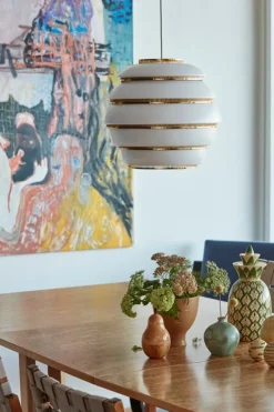 Artek Aalto pendellampa A331 ”Beehive”, vit - mässing