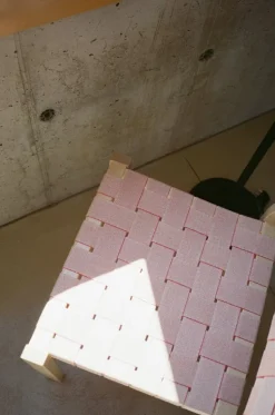 Artek Aalto stol 611, björk - naturlig/röd vävning