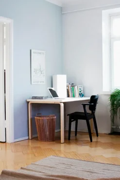 Artek Domus stol, svartbetsad björk - svart läder