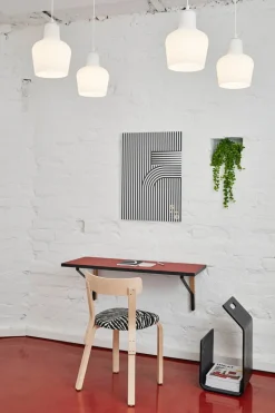 Artek Kaari väggkonsol REB 006, röd - svart