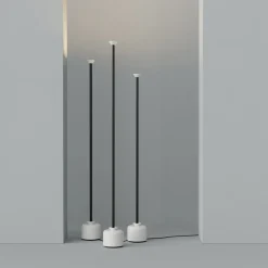 Astep Model 1095 golvlampa, 170 cm, svart - vit