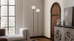 Astep Model 1081 golvlampa, svart