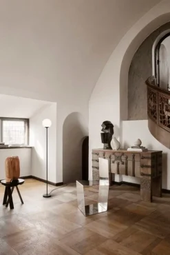 Astep Model 1081 golvlampa, svart