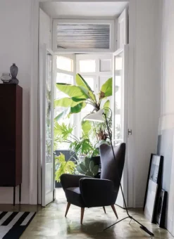 Astep VV Cinquanta golvlampa, svart - vit